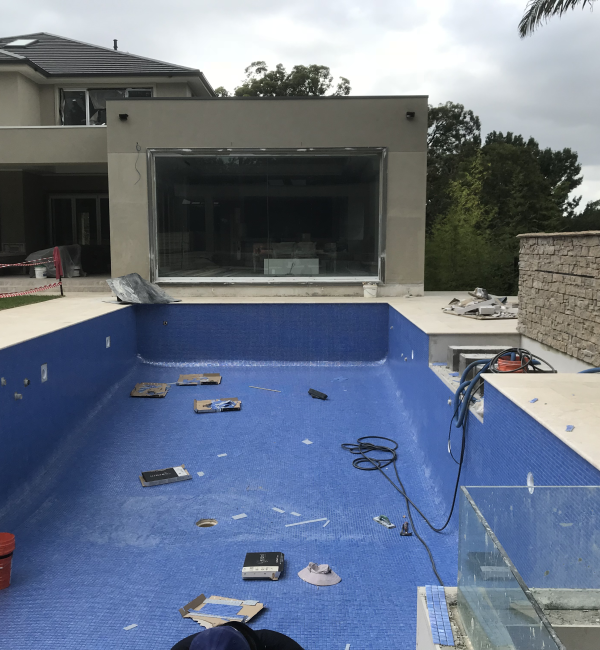 Large pool and spa, tiling job for Senator Pools, Epping